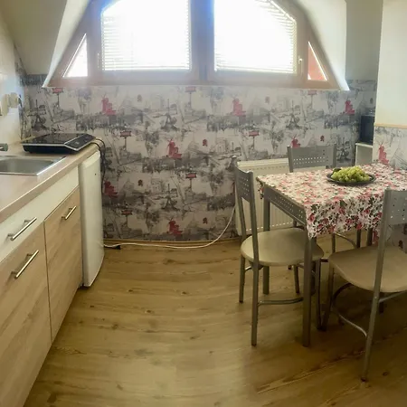 Apartment Aranylo Apartmanhaz - Quiet With Balcony Hajdúszoboszló