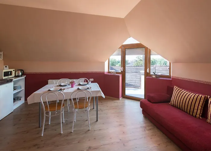 Daire Aranylo Apartmanhaz - Quiet With Balcony